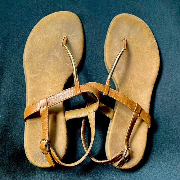 Sandals. Vegan leather. Some cuffs. See pictures. Sole in great condition. - Picture 2 of 7